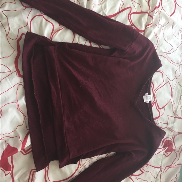 Red crop sweater - Picture 3 of 3